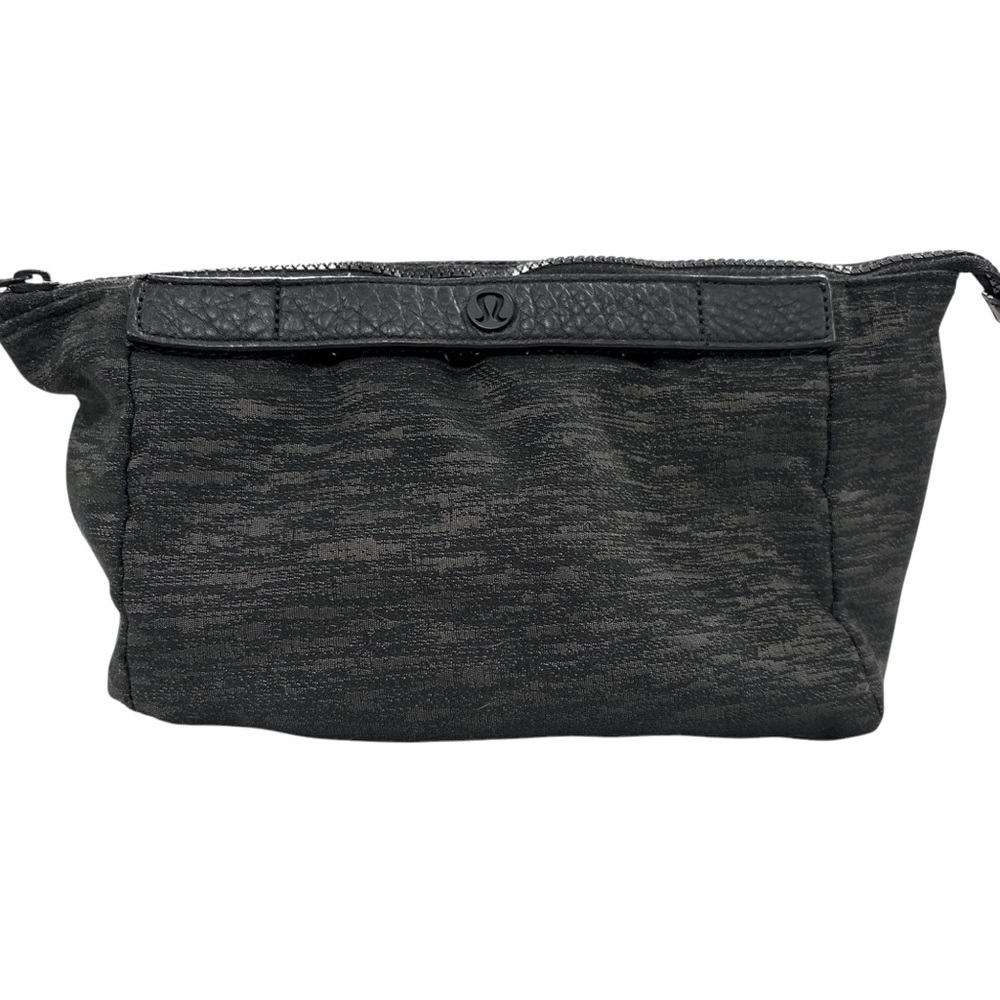 Lululemon Travel Easy Kit Bag